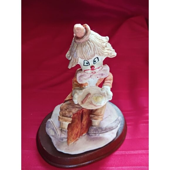 Leonardo Vtg  Clown Figurine With A Breakfast Plate On Wooden Base - Picture 1 of 9